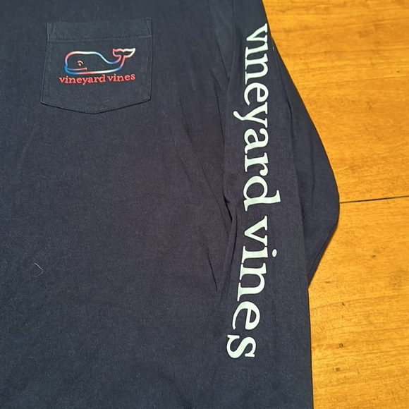 Vineyard Vines size L L/ sleeve navy t- shirt.  Like new condition.  Worn once. - Picture 3 of 5
